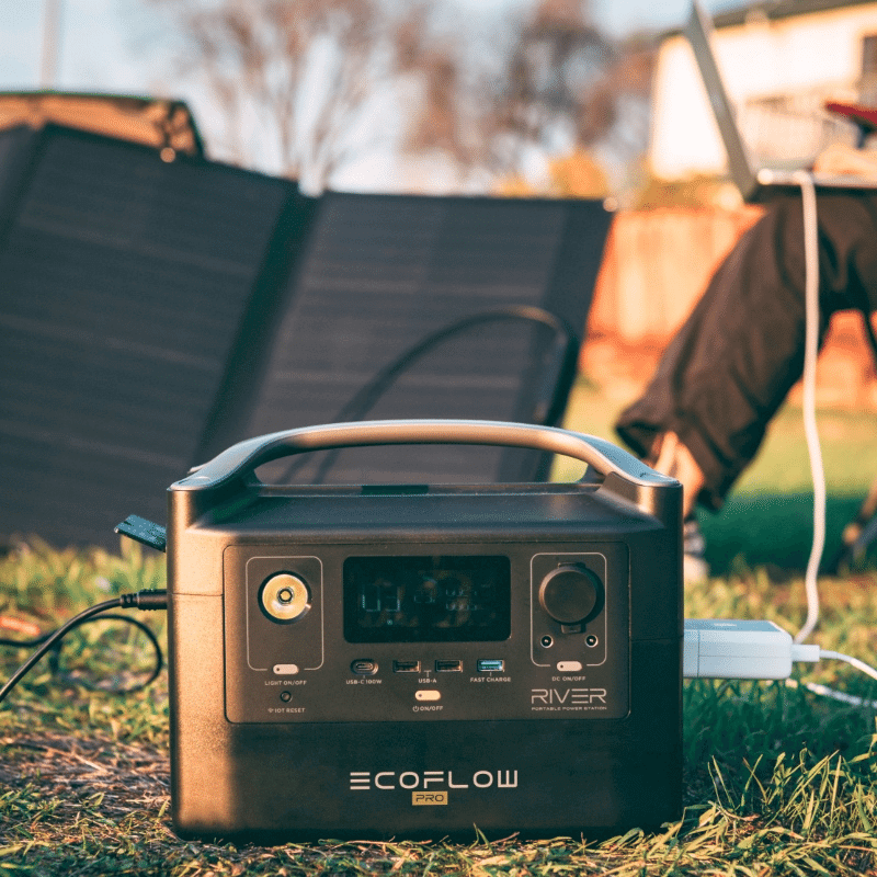 EcoFlow RIVER Pro Solar Generator Kit with 110W Solar Panel, 720Wh Capacity, 600W Output, Expandable Storage | RIVERPROAMSP111
